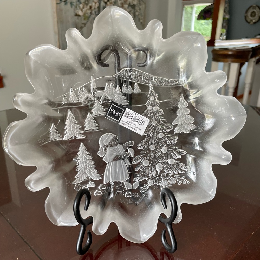 Mikasa Christmas Story Bon Bon Plate